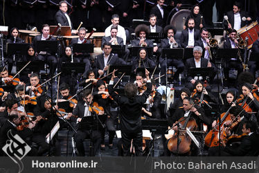 ارکستر سمفونیک تهران به رهبری شهرداد روحانی در دومین روز سی و دومین جشنواره موسیقی فجر 