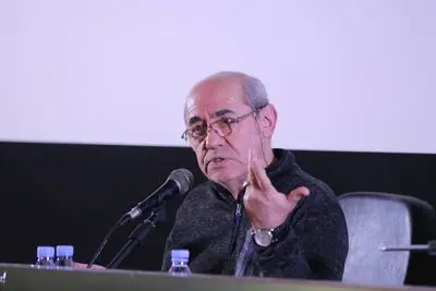 مسئولان فکر می‌کنند در سینما پیشتازیم و مدام آمار فروش می‌دهند/ به یک رنسانس در سینما نیاز داریم
