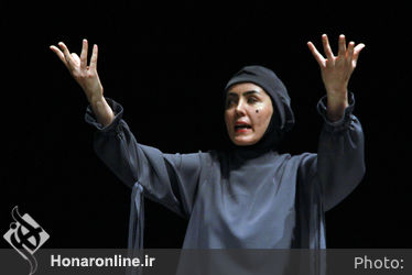 نمایش «همه چیز می‌گذرد، تو نمی‌گذری» در سالن سایه تئاتر شهر