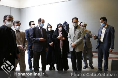 بازدید معاون امور هنری وزارت فرهنگ و ارشاد اسلامی از نمایشگاه لباس عاشورایی