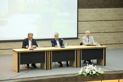 سعدی بر خوان ایران نشست