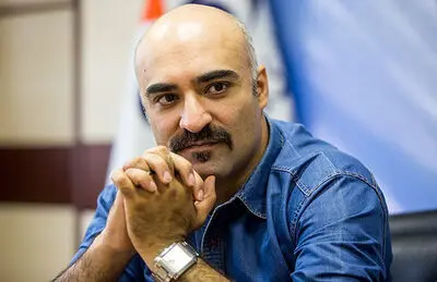 تصمیمات نابخردانه قاجار در نمایشی کمدی / روایت سیدعلی موسویان از نمایش "آقا دلبر"