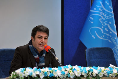 نادر برهانی مرند: هنرمندان  با اختیار خود به جشنواره آمدند / داوران بخش بین‌المللی و بخش مسابقه ایران دو معرفی شدند/  نشست رسانه‌ای سی و هفتمین جشنواره بین المللی تئاتر فجر برگزار شد