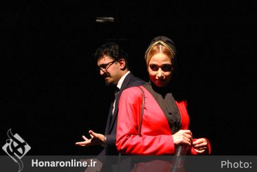 نمایش "دوستان" در تماشاخانه اهورا