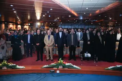 هشتمین جشنواره بین‌المللی مد و لباس فجر در تهران آغاز شد / ابتکار: بخش طراحی باید با سلیقه بازار مخاطب همخوانی داشته باشد / پاک‌بین: باور کنیم پوشاک مقوله بزرگ هویتی و فرهنگی است 