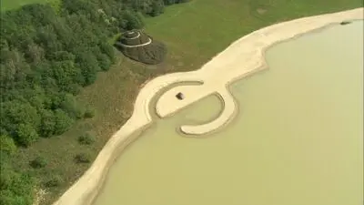 هنر زمینی کنشی نامتعارف / نگاهی به (Land Art) و هنرمندان مطرح هنر خاکی
