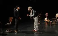 احمد ارجمندی از نمایش «ذات یا ضات؟» می‌گوید | روایتی از یک شهر بی‌قانون