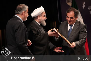 تقدیر رئیس جمهور از برگزیدگان جایزه کتاب سال