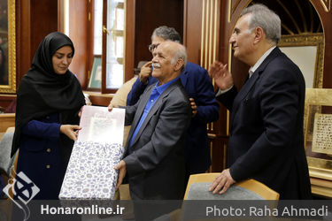 بازدید از کتابخانه آیت الله فاضل خوانساری با حضور جمعی از هنرمندان پیشکسوت به همت صندوق هنر در خوانسار