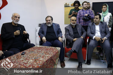 جشن تولد ۷۷ سالگی آیدین آغداشلو در غرفه هنرآنلاین