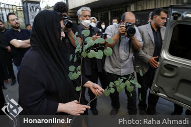 مراسم بدرقه پیکر هوشنگ ابتهاج «سایه»از خانه ارغوان 