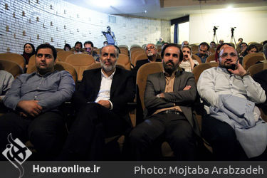 نمایشنامه خوانی "سنگلج با خلج"در تماشاخانه سنگلج
