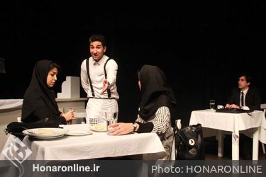 نمایش "ظَمان، مَکان، ذَبان" در خانه نمایش مهرگان