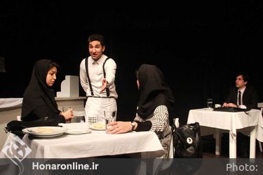 نمایش "ظَمان، مَکان، ذَبان" در خانه نمایش مهرگان