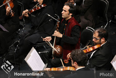 اجرای ارکستر ملی ایران به رهبری فریدون شهبازیان در تالار وحدت