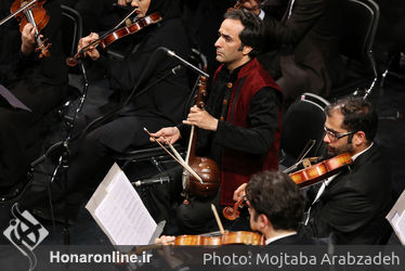 اجرای ارکستر ملی ایران به رهبری فریدون شهبازیان در تالار وحدت