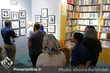 نمایشگاه عکس های نرگس فانی در کنج نشر هنوز