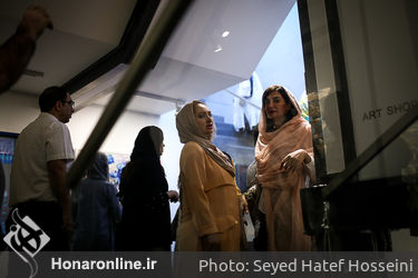 نمایشگاه گروهی نقاشی "و این منم" در گالری ایوان