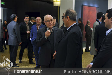 بازدید هنرمندان از آثار دهمین حراج تهران