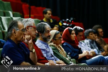 نشست نقد و بررسی فیلم «درخت خاموش» در پردیس چارسو