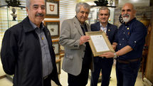 تجلیل موسسه هنرمندان پیشکسوت از هنرمند تراش سنگهای قیمتی