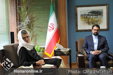 دیدار معاون امور هنری وزارت فرهنگ و ارشاد با مدیر شهرک بین‌المللی هنرهای پاریس