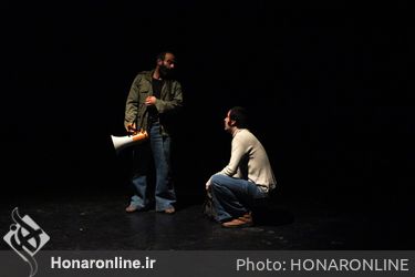 نمایش "فیل در تاریکی" در تماشاخانه پالیز