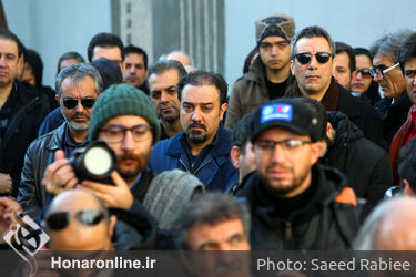تشییع پیکر دنیا فنی زاده‎ از مقابل خانه سینما