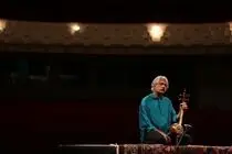 کیهان کلهر روی صحنه می‌رود