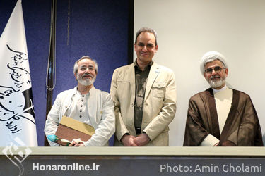 رونمایی از کتاب "چهل سال نمایش" و تقدیر از ۱۰ هنرمند انقلاب 