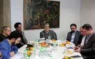 سید عباس صالحی: انسجام اجتماعی از دریچه هنرهای تجسمی ممکن است / دیدار وزیر ارشاد با مدیران انجمن‌های هنرهای تجسمی
