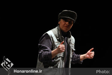 نمایش «همه چیز می‌گذرد، تو نمی‌گذری» در سالن سایه تئاتر شهر
