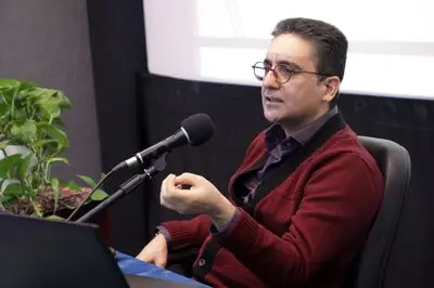 فیلم‌های «داریوش مهرجویی» نمونه‌های خوبی از شخصیت مرشد دارد