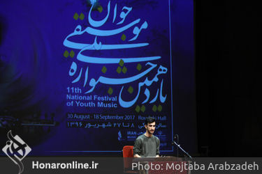 اجرای ساز سنتور در صبح سومین روز جشنواره موسیقی جوان