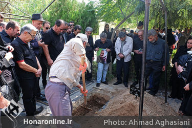 مراسم تشییع پیکر مهدی آرین‌نژاد دوبلور پیشکسوت 