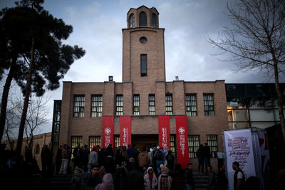 هنر تجسمی ایران در یک قاب / فرصتی برای قدم زدن مردم در میان هنر / نگاهی به بخش "چارسوی هنر" یازدهمین جشنواره هنرهای تجسمی فجر