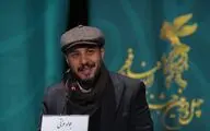 جواد عزتی در پاسخ به هنرآنلاین: حضور دوستانم در اولین تجربه کارگردانی‌ام اتفاق مثبتی بود