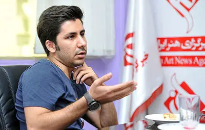 از ابتدا قصد داشتم خودم بازی کنم / علی احمدی از اجرای جدید "پپرونی برای دیکتاتور" می‌گوید
