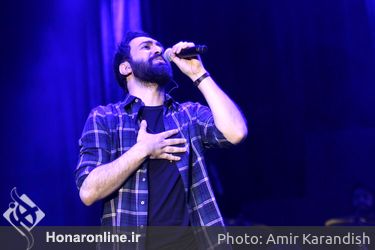 كنسرت "مهدي يراحي" در سي و سومين جشنواره موسيقي فجر