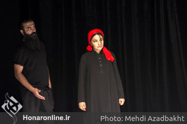 نمایش "گرگ‌ها کروات نمی‌زنند" در عمارت نوفل لوشاتو