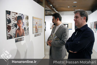 بازدید سید مجتبی حسینی از نمایشگاه بهمن پناهی