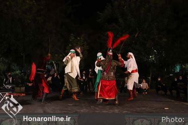 تعزیه "طفلان زینب(س)" و "وهب نصرانی" در مقابل تالار وحدت