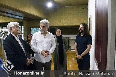 بازدید محمدرضا عارف و سیده فاطمه ذوالقدر از نمایشگاه بهمن پناهی
