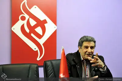  من با تجربه، عشق و علاقه خودم دوبلور شدم / همه تئاتر عشق است / منوچهر والی‌زاده در گفت‌وگو با هنرآنلاین