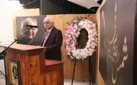 احمد پوری:لنگرودی شاعری ست که اگر از او بپرسید چرا فیلم بازی کردی یا آواز خواندی؟ می‌گوید: دوست داشتم!