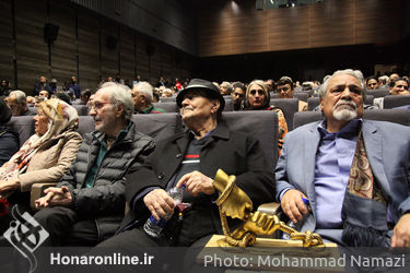 اکران مستند «ابر مرد» زندگی نامه ناصر ملک مطیعی در پردیس چارسو 