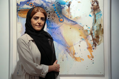 تصویری متفاوت از قدرت‌طلبان جهان / روایت سحر حاج‌علی از نمایشگاه "و این گونه می‌پندارم" در گالری آتبین