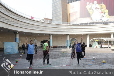 اجرای نمایش‌ خیابانی «چرخیدن» در چهل و یکمین جشنواره تئاتر فجر