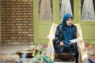 «این جمعیت قابل کنترل» کلید خورد/ قلبم را بگیرید و عاشقی کنید!