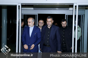 استقبال از پیکر  امیر هوشنگ ابتهاج با جمعی از بزرگان و اهالی فرهنگ و هنر در فرودگاه امام خمینی 